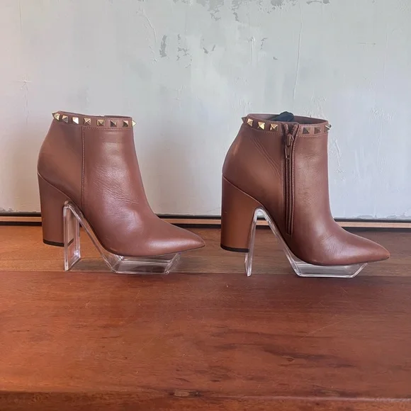 Valentino Garavani Camel Leather Pointed Ankle Booties with Gold Stud Trim - Picture 2 of 7